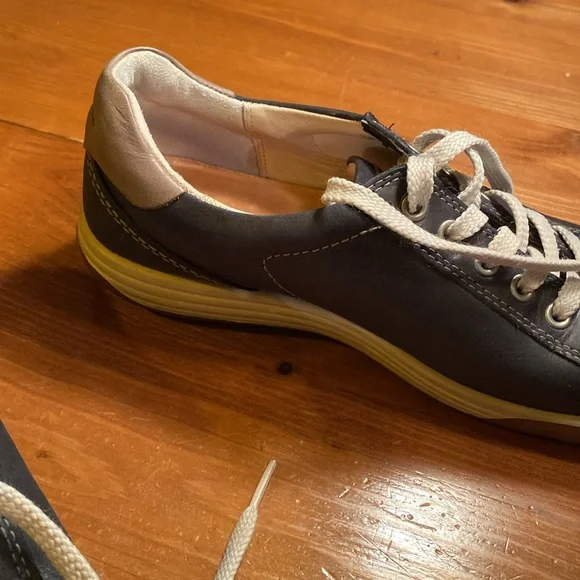 Ecco Leather Women’s Sneakers Black - Size 9 Used - Picture 6 of 10